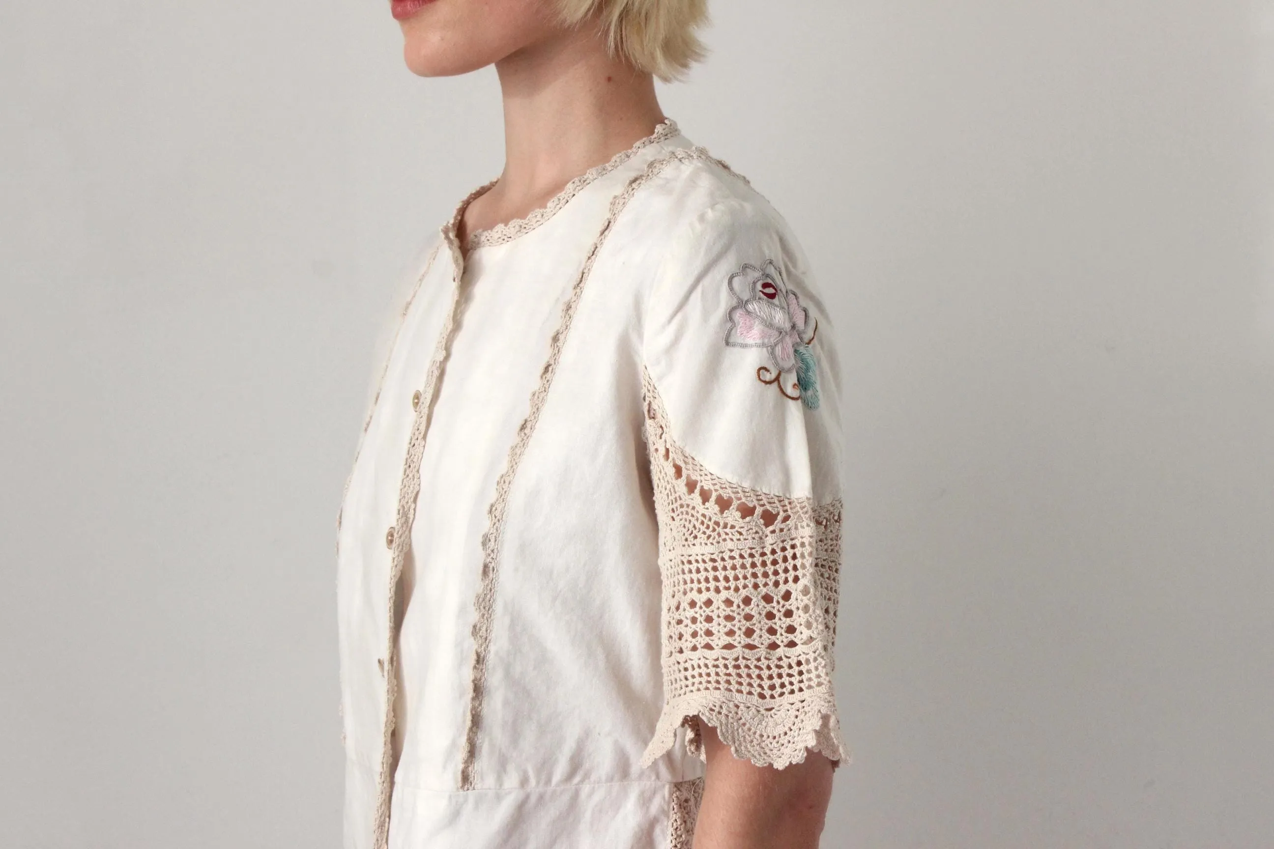 70s European Folk Embroidered Cotton Doily Top