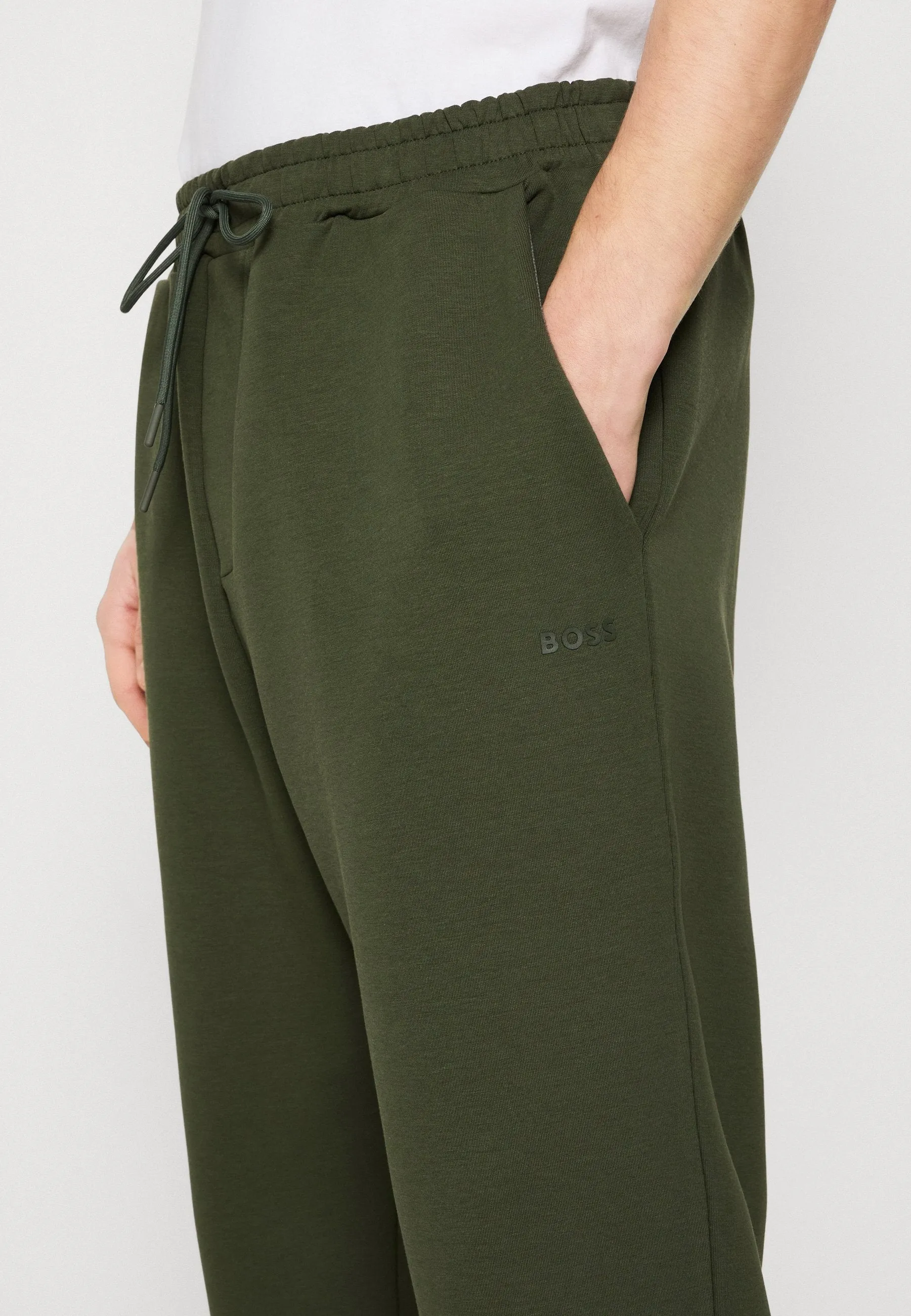 BOSS Sweatpants Hadiko in Open Green