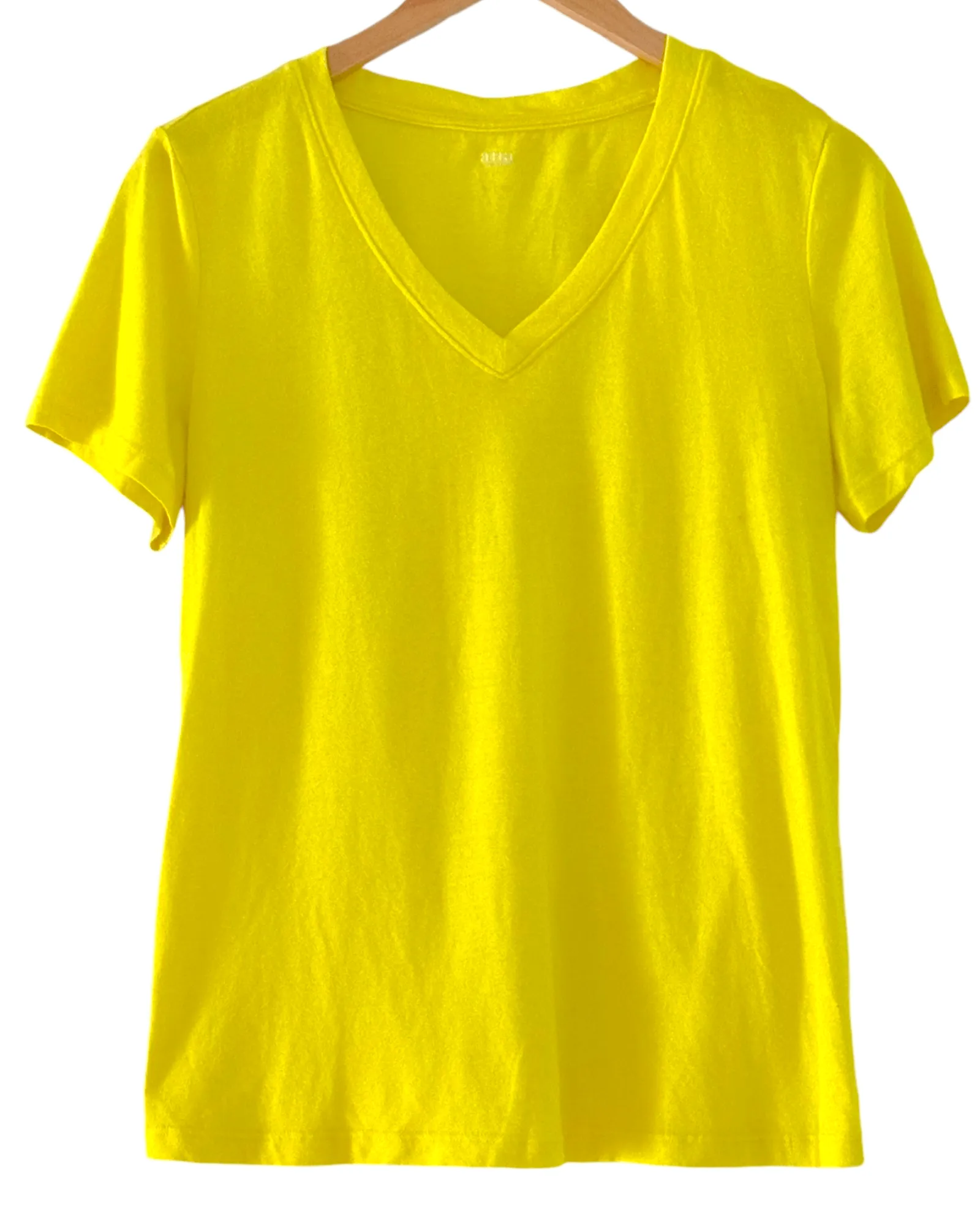 Bright Winter Daring Yellow V-Neck Tee