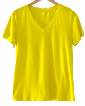 Bright Winter Daring Yellow V-Neck Tee