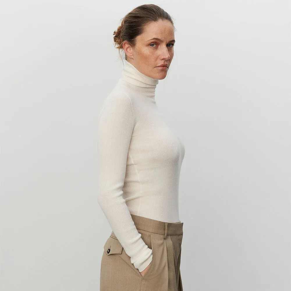 DAY Siena Roll Neck in Ivory