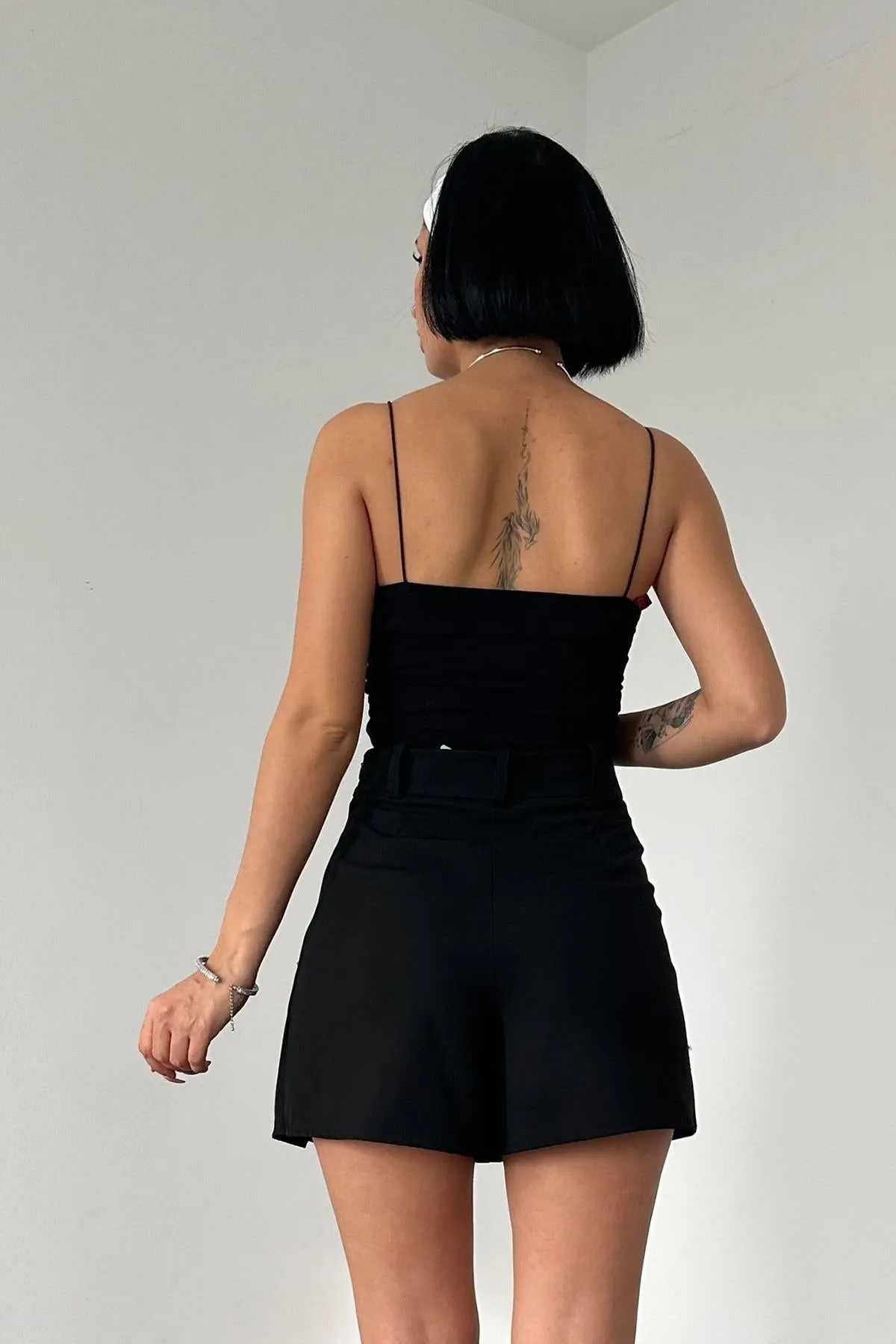 ELS Pleated Jacket and Skirt Set - Black - Huizen