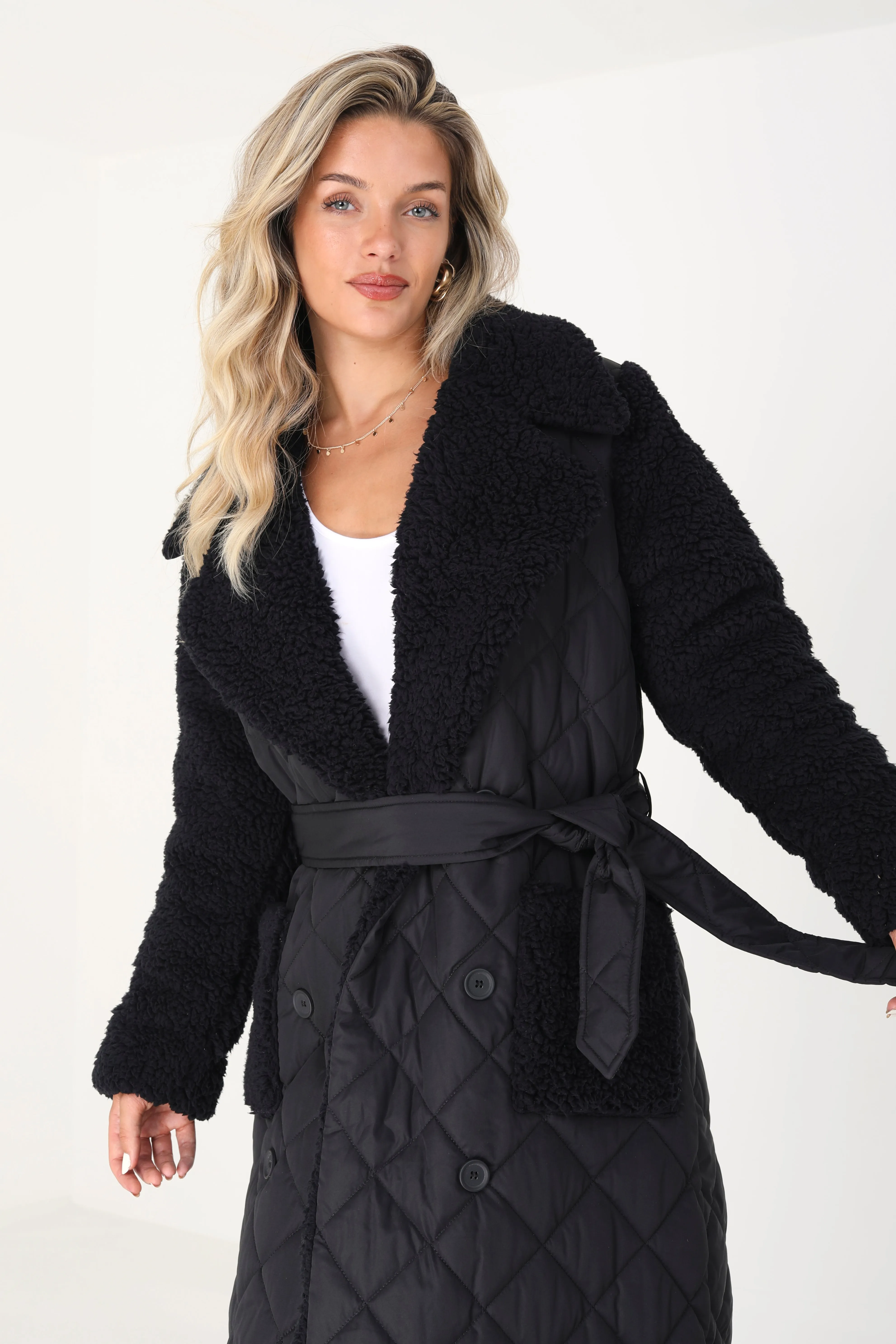 MAXI DIAMOND QUILTED COAT WITH BORG COLLAR AND SLEEVES