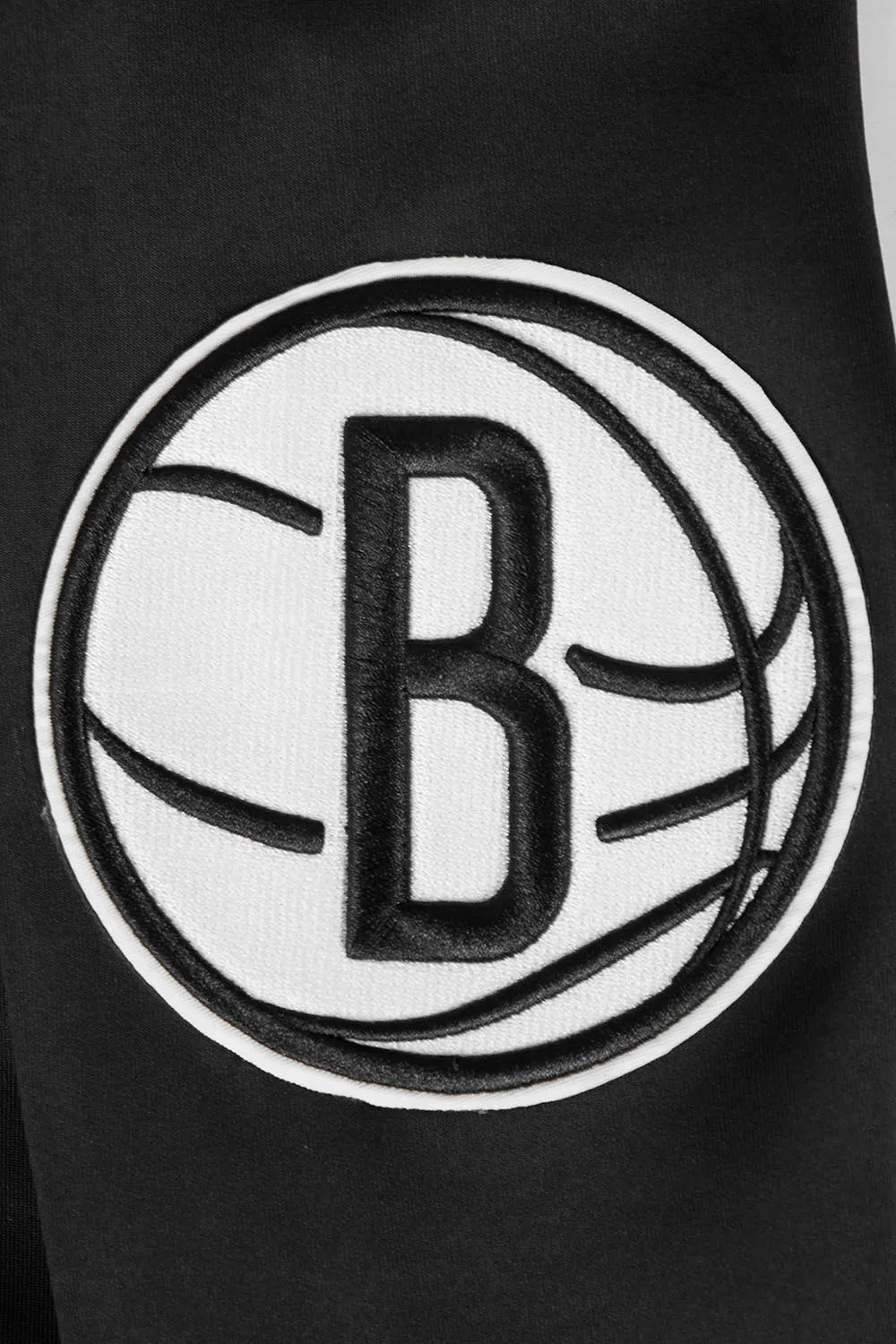 NBA BROOKLYN NETS CLASSIC MEN'S TRACK JACKET (BLACK)