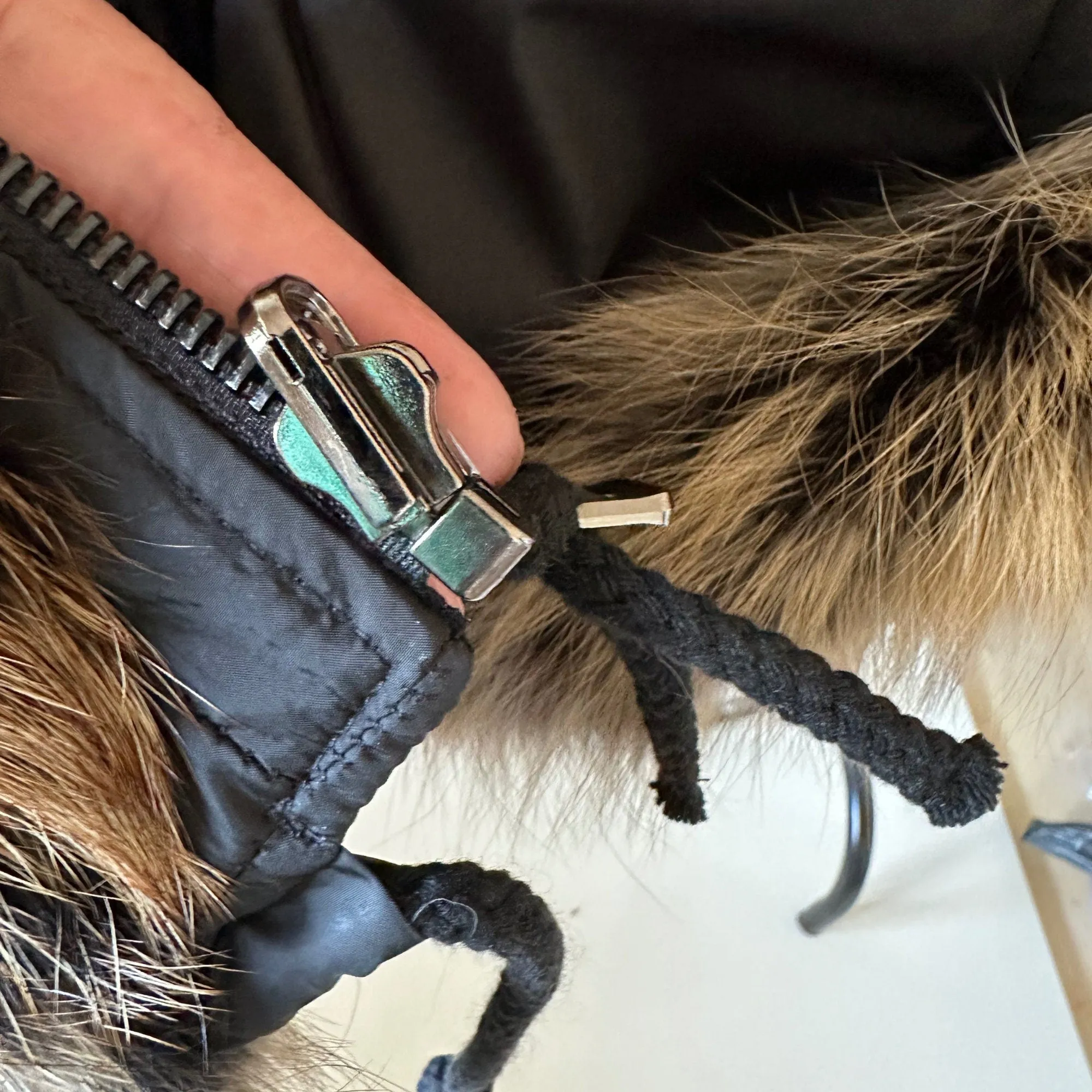 Puffer Fur Puffer Jacket Reversible Stylish Parka with Hood, crafted from quilted water-resistant fabric and luxurious natural fox fur